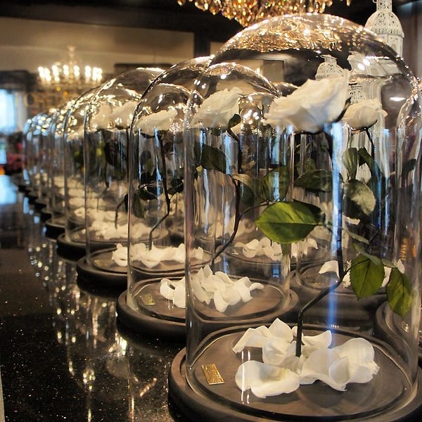 7. Белые розы для тех, кто обожает все элегантное