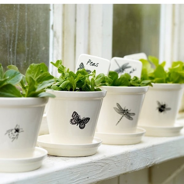 4. Наклейки или штамповка