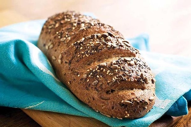 4. Kepekli ekmek kuru kuru gitmez diyenlere kuru domatesli kepekli ekmek tarifi!