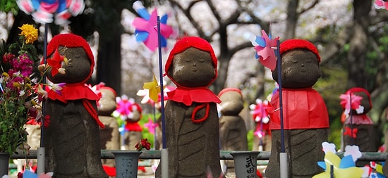 10 исторических традиций, включающих смерть ребенка