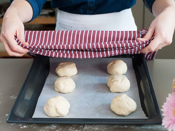 Разложим наши творения на противень.