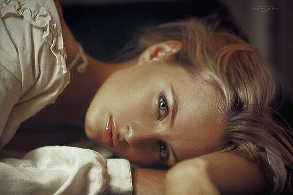 10. Я знаю люди не святые. Грехи прописаны судьбой. По мне, так лучше честно-злые, чем люди с лживой добротой!