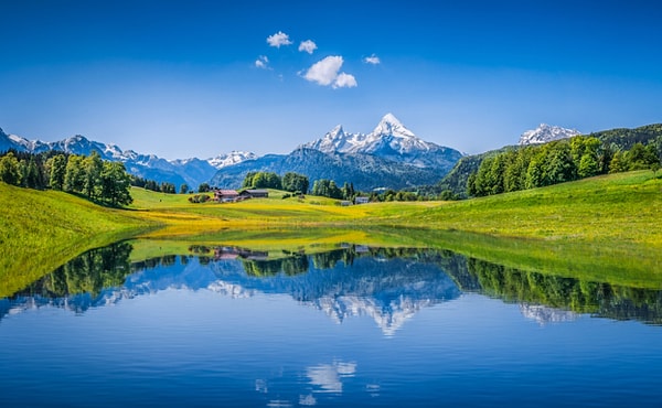 1. Начнем с прекрасного пейзажа: в какой стране было сделано это фото?