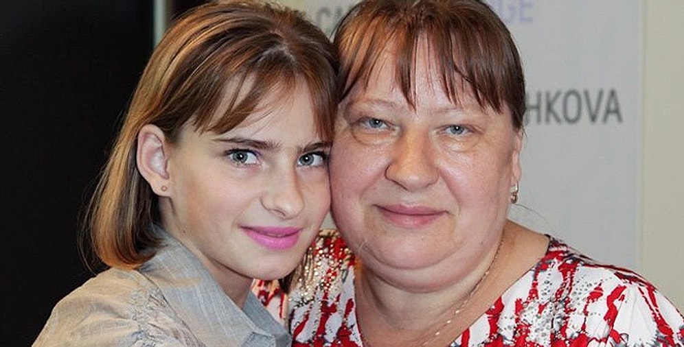 Родная мать гимнастки-чемпионки выгнала ее, прикарманив все деньги