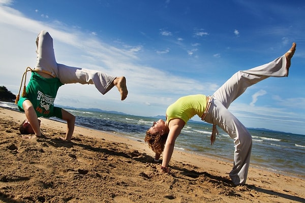 8. Заняться спортом не только для физического, но и для духовного развития. Для этой цели отлично подойдут йога или капоэйра