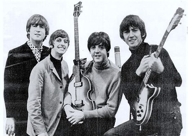 12. Студия звукозаписи "Декка Рекордз" отвергла группу "Битлз" (1962 год)