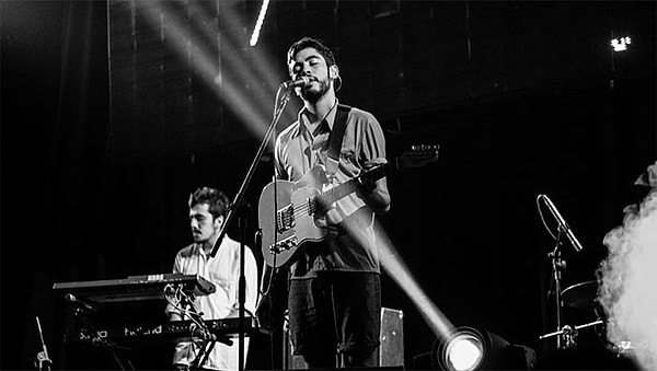 18. А исполнители, оказывается, берут дыхание во время песни!