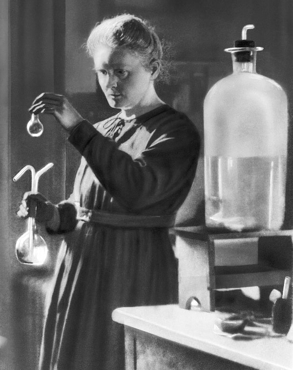3. Мария Кюри, первая в мире женщина, получившая Нобелевскую премию (дважды!)