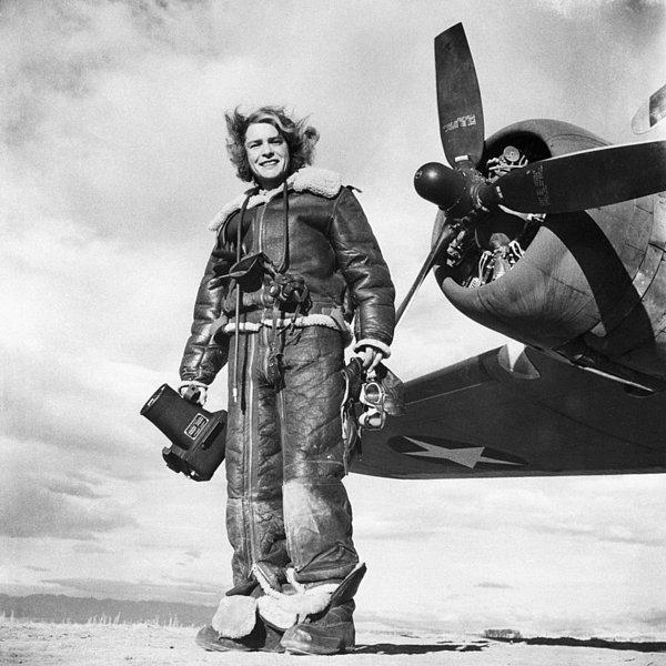 16. Margaret Bourke-White, ilk Amerikalı kadın savaş muhabiri.