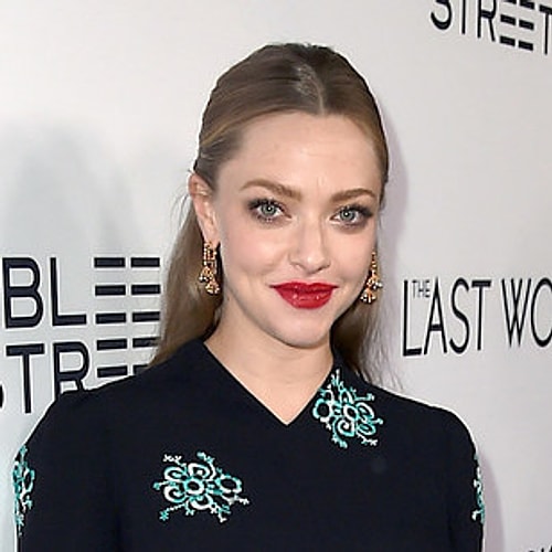 Amanda Seyfried ve Jillian Murray'in de çalındığı iddia edilen çıplak ve cinsel içerikli fotoğrafları aynı siteler üzerinden kullanıcılar ile paylaşıldı.
