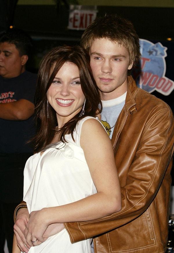 5. Sophia Bush ve Chad Michael Murray'in 2004 yılında çift olarak çekilmiş fotoğrafı.
