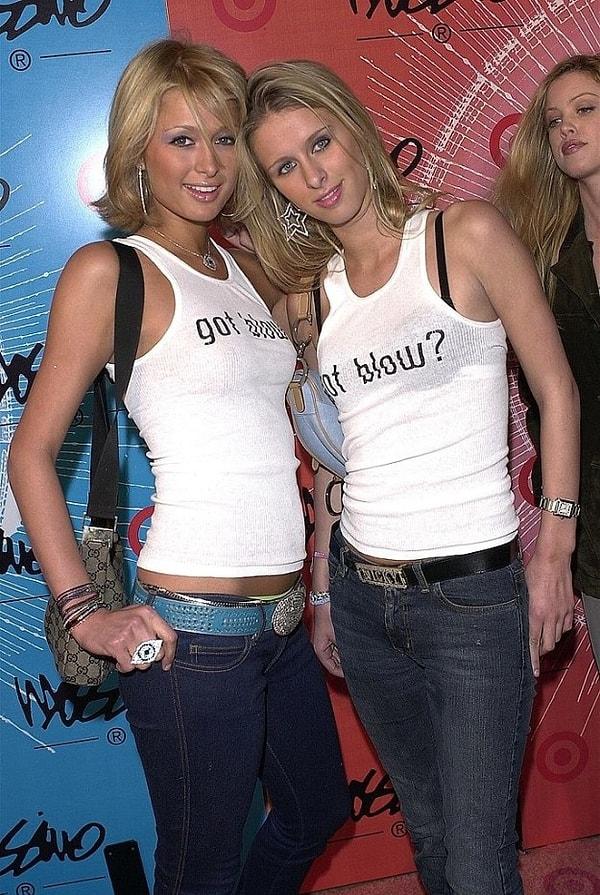 17. Paris ve Nicky Hilton'ın 2001 yılından kalma bu fotoğrafı.