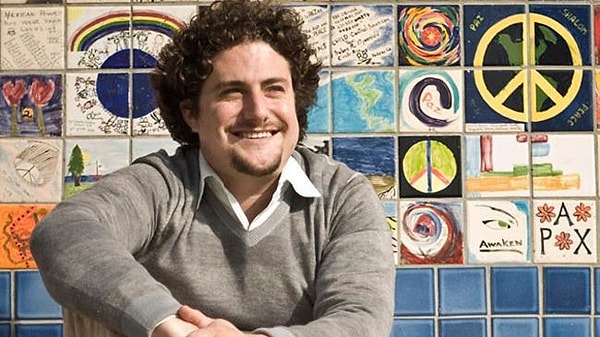 4. Джон Грин сказал Facebook "нет"