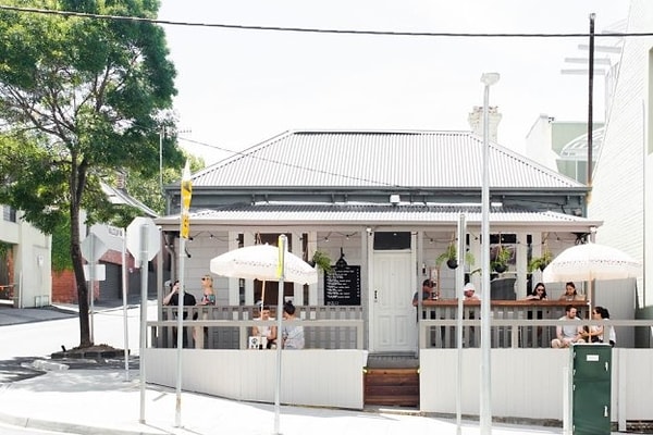 Stepping Stone пока еще очень небольшое заведение, но впоследствии они планируют расширяться.