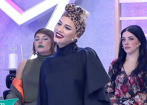Bakınız yüzünde güller açıyor: