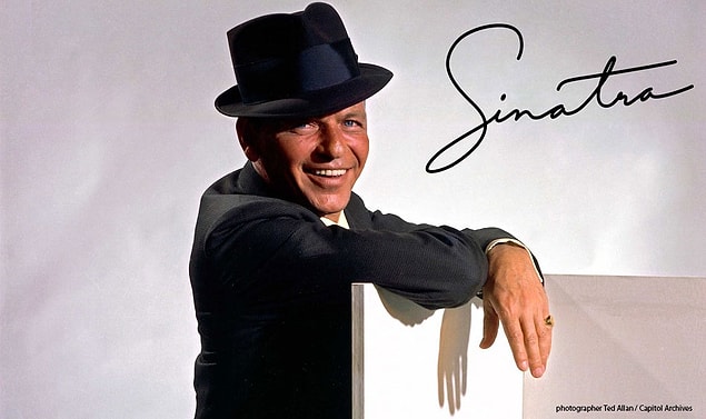 9. Frank Sinatra cebinde bozuk para olmadan asla dışarıya çıkmazmış. Olur da çocukları kaçırılırsa, fidye için telefon görüşmesi yaparken konuşması kesilmesin diye.