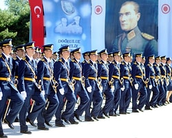 Vatan duygularıyla girdiğimiz okuldan, vatan haini olarak atıldık.
