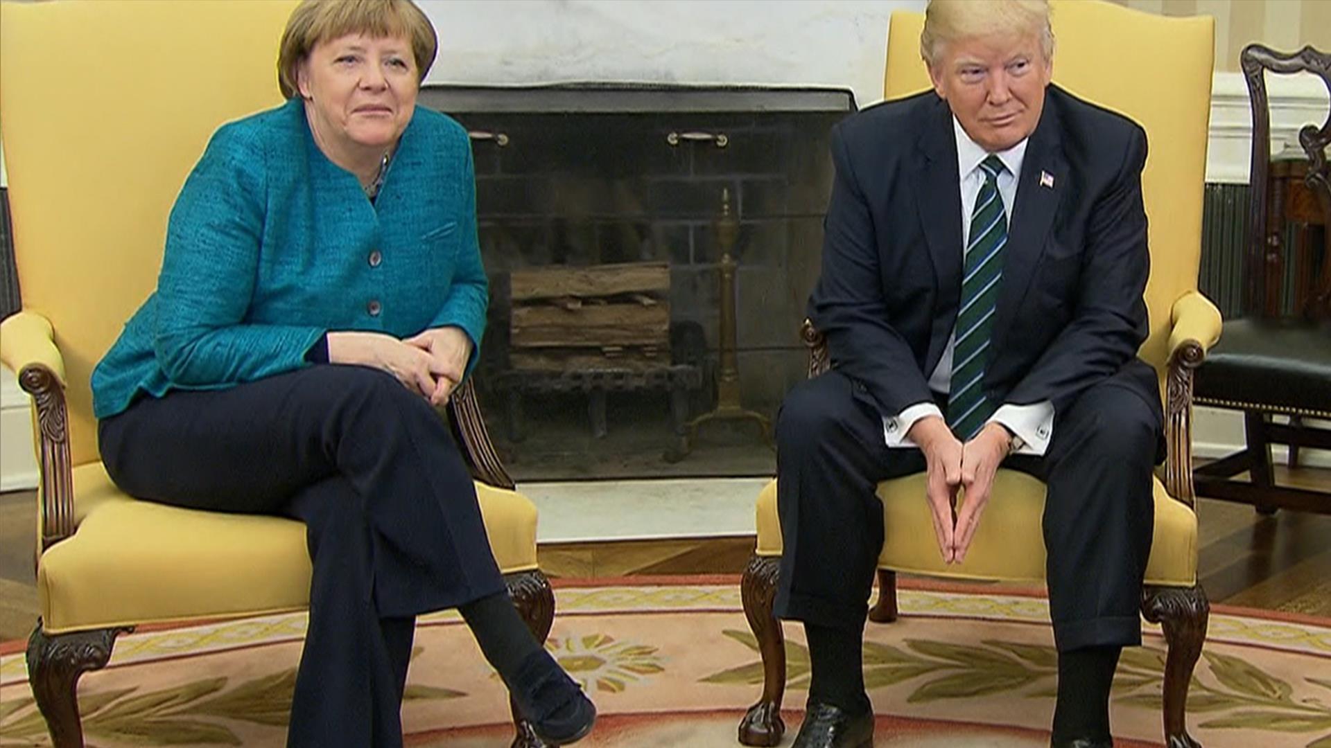 Дональд Трамп не пожал руку Ангеле Меркель