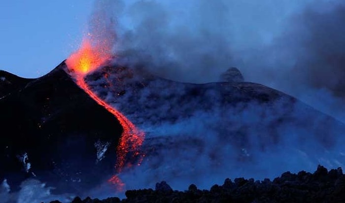 BBC Çekim Yaparken Patlayan Etna Yanardağı