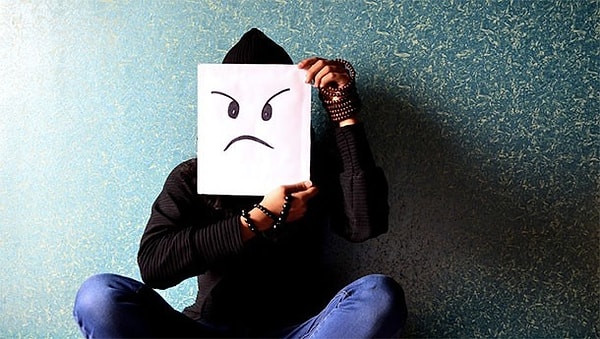 8. Если на работе вы злитесь на клиентов за то, что они злятся на вас, вы просто попадаетесь на их крючок. Попробуйте отвечать с добротой, и конфликт либо исчерпает себя, либо они просто сделают из себя посмешище.