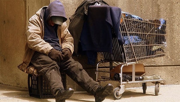 14. Судить о характере людей легко по тому, как они обращаются с людьми, которые не могут выполнить какую-либо их просьбу.