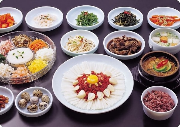 13. В Корее едят одинаковые блюда на завтрак, обед и ужин