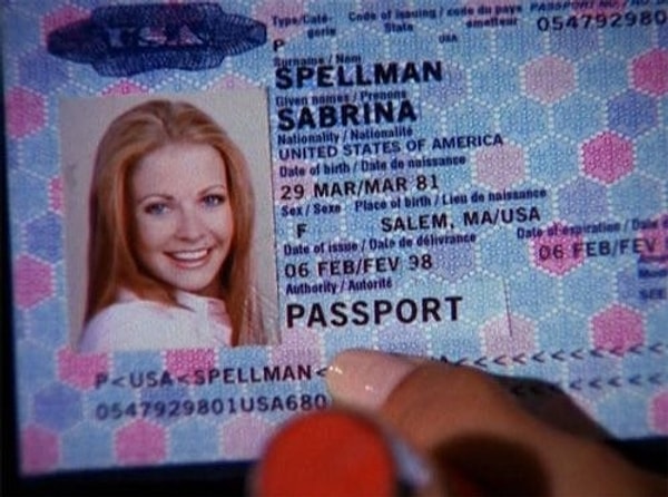 7. Сабрина Спеллман родилась 29 марта 1981 года