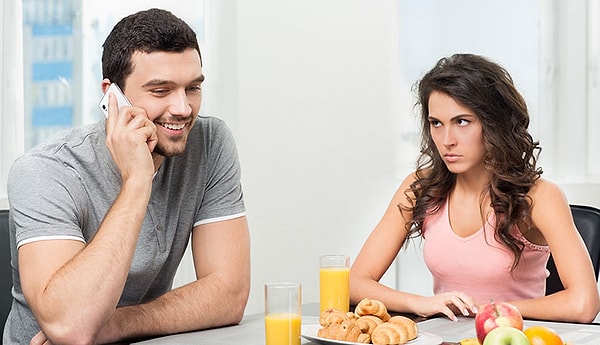 8. Позволять ей "подмять" тебя под себя