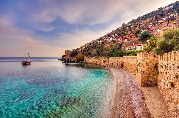 1. İlk olarak bu göz alıcı manzara Akdeniz'in hangi ünlü mekanı sence?