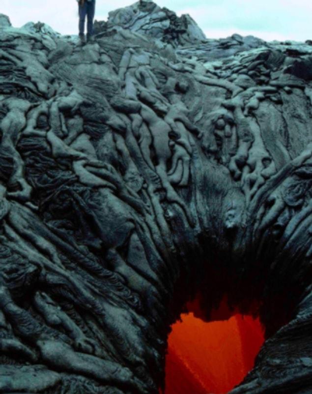 4. In Hawaii there are anthropomorphic lava formations that look like they’re straight from the underworld.