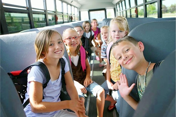 6. Вы привыкли видеть в общественном транспорте шестилетних детей без сопровождения взрослых.