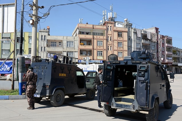 Adana'da nevruza izin çıkmadı, polis kuş uçurtmadı ...