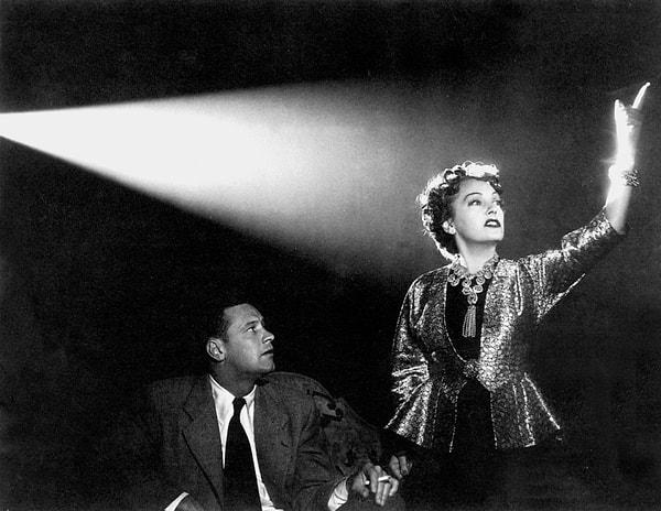 11. Sunset Bulvarı (1950)  | IMDb  8.5