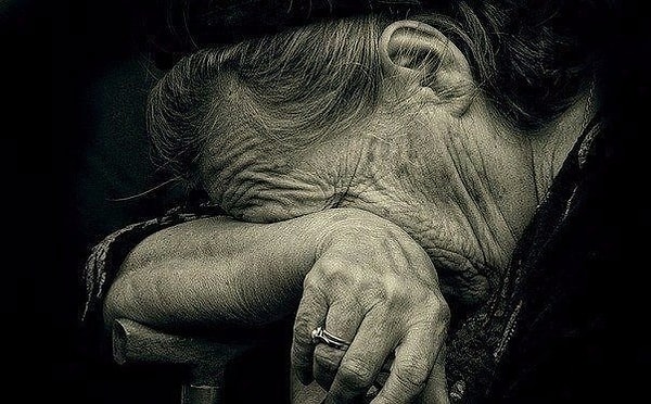 1. На маму не кричи, она не виновата, что у тебя не все как надо...