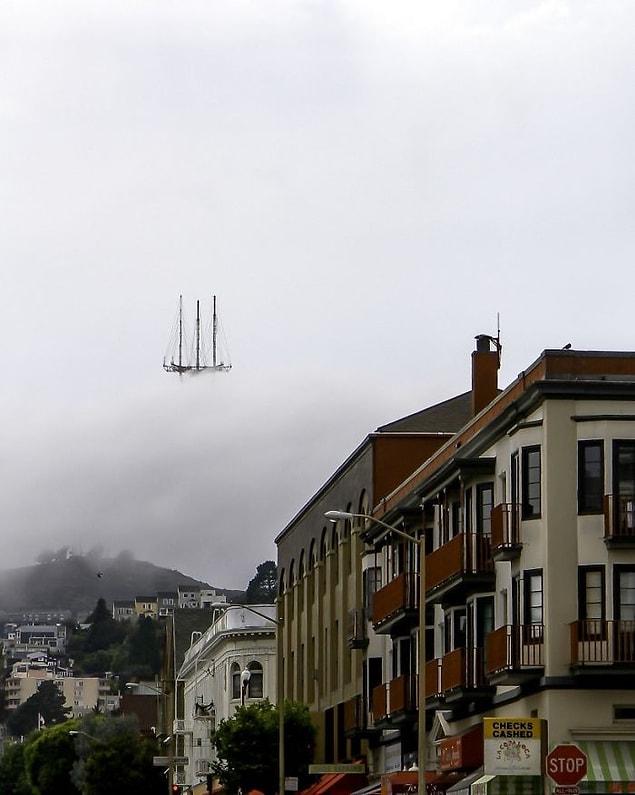 4. This Picture Of Sutro Tower In San Francisco Makes It Look Like The Top Of The Flying Dutchman’s Floating Ship