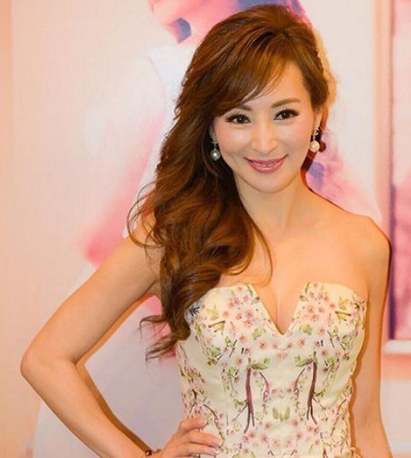 4. Попробуйте определить возраст этой барышни