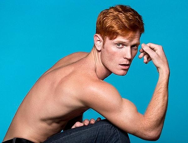 İngiliz fotoğrafçı Thomas Knights projesini şu sözlerle anlatıyor; "Yakışıklı görünen kızıl saçlı erkeklerin var olmadığını düşünmeye koşullandırılıyoruz"