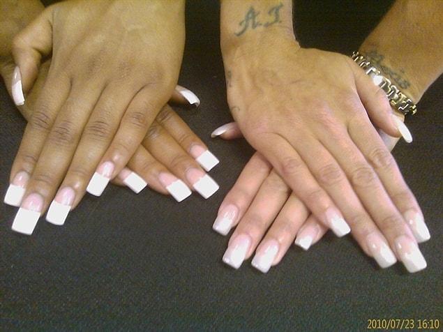 6. Nails like these are signs of health. Those women are on a strict protein diet, y’know.