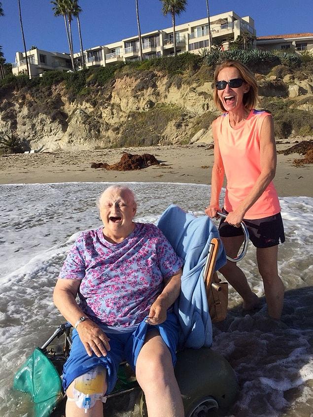 12. “My grandma wanted to see the ocean one last time before checking into hospice. Her face says it all.”