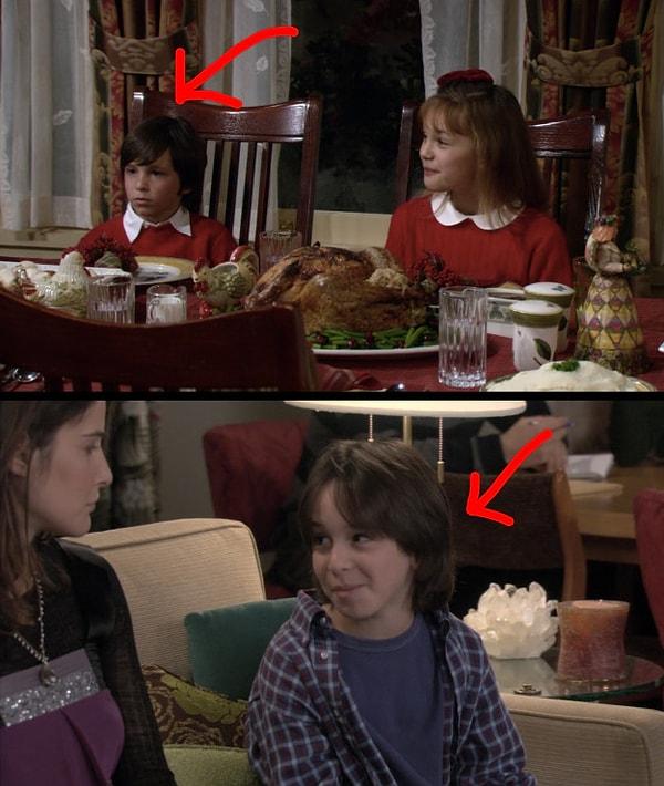 8. "How Lily Stole Christmas" bölümünde Lily'nin kuzenini oynayan çocuk "The Stinsons" bölümünde Barney'nin sahte oğlunu oynadı.