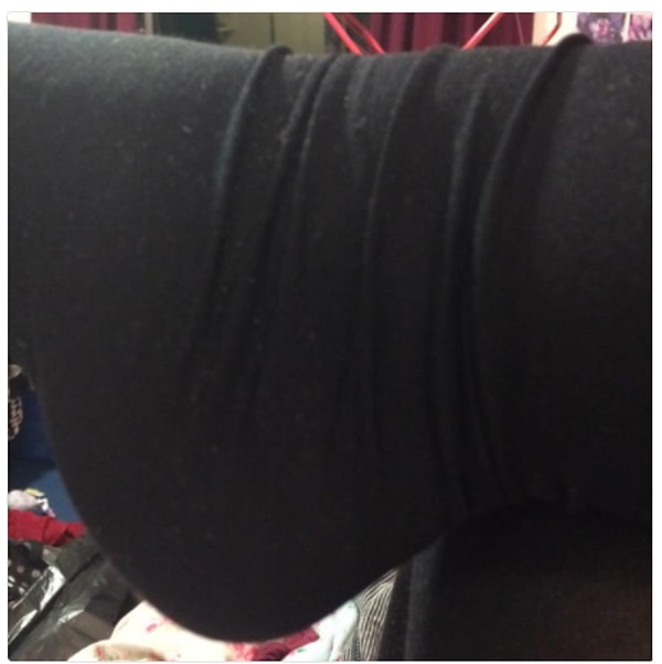 13. Колготки слишком быстро теряют эластичность, и ты становишься похожей на шарпея 😠