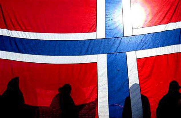 DHA, NATO subayları ile ataşenin Norveç’te adresi gizli tutulan bir yerde yaşamlarını sürdürdüklerini aktardı.