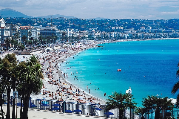 8. На Лазурном берегу находится...