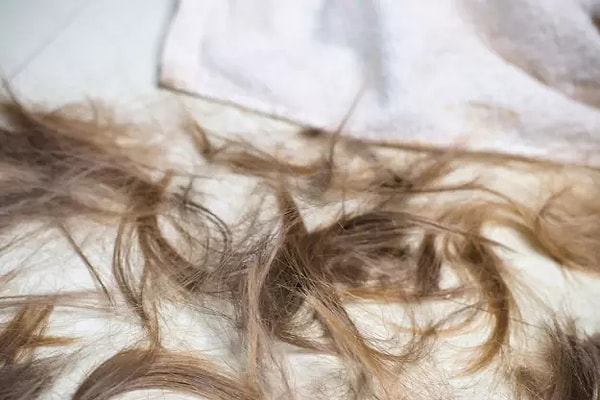 6. Только представьте, что это чьи-то волосы на ВАШИХ вещах!