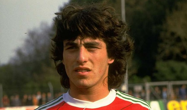 5. Paulo Futre