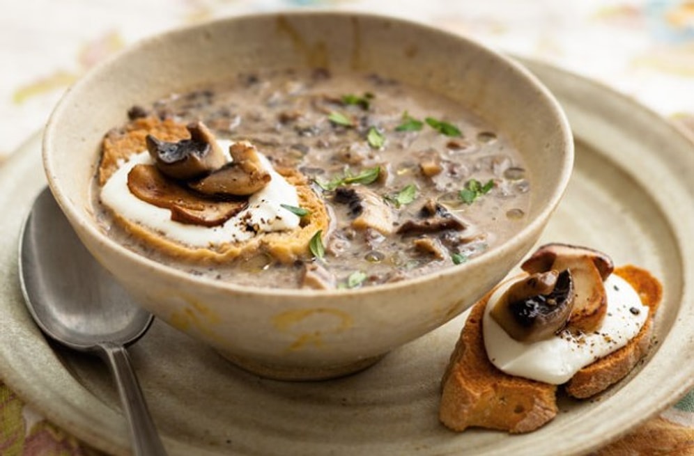 Kremayla Mantarın Harikalar Yarattığı Kremalı Mantar Çorbası Nasıl Yapılır?
