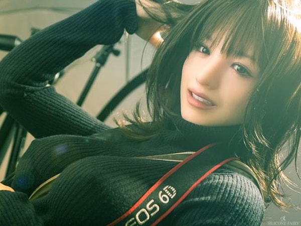 3. Что думаете насчет этой брюнетки?