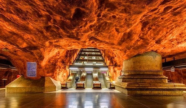 7. Кажется, что ещё чуть-чуть и эти потоки лавы накроют вас с головой!