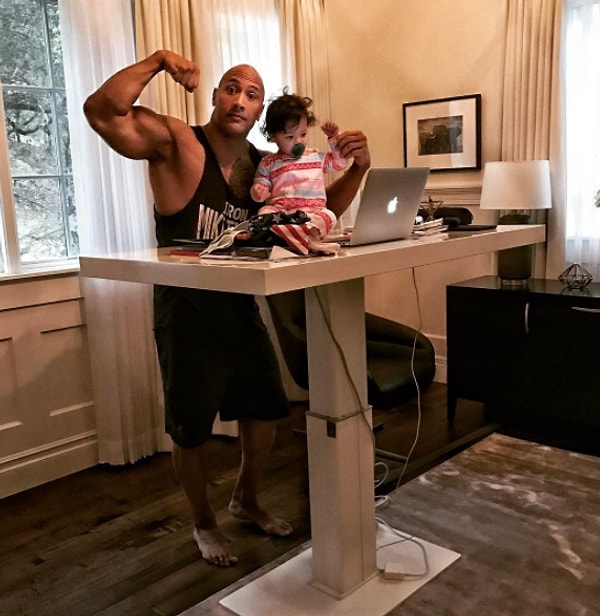 6. А здесь они вместе торчат за компом