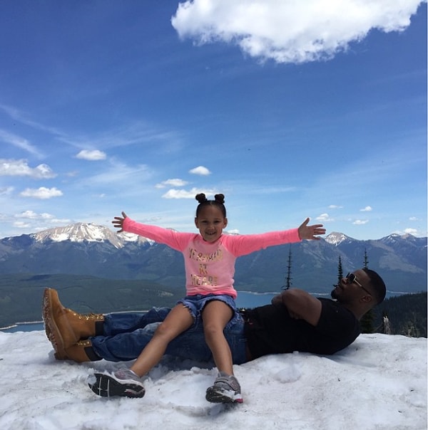 22. Они же играют на снегу